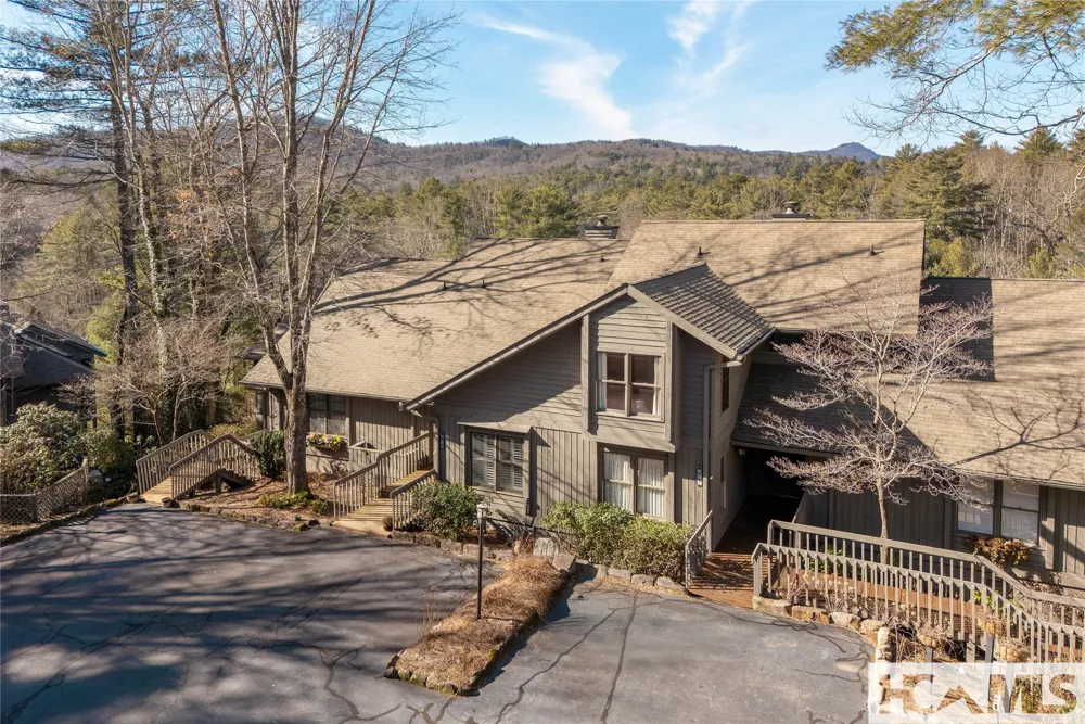 86 Racquet Club Villas Drive #B Sapphire, NC 28774