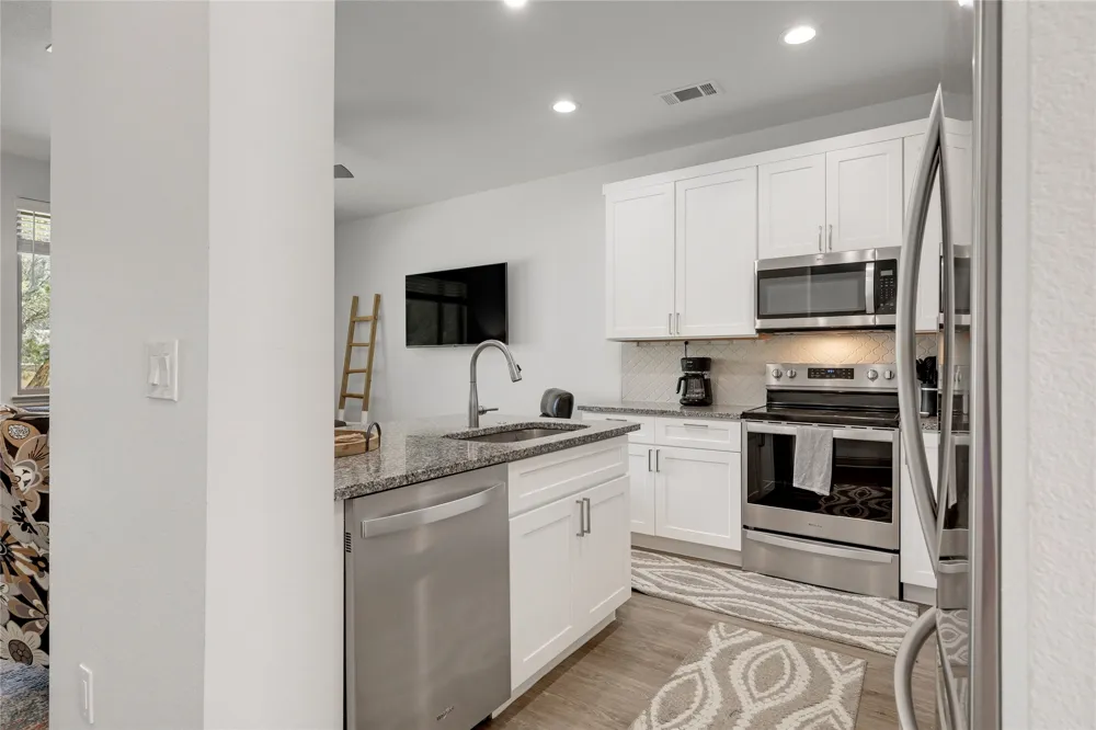 524 Palmer Drive Point Venture, TX 78645