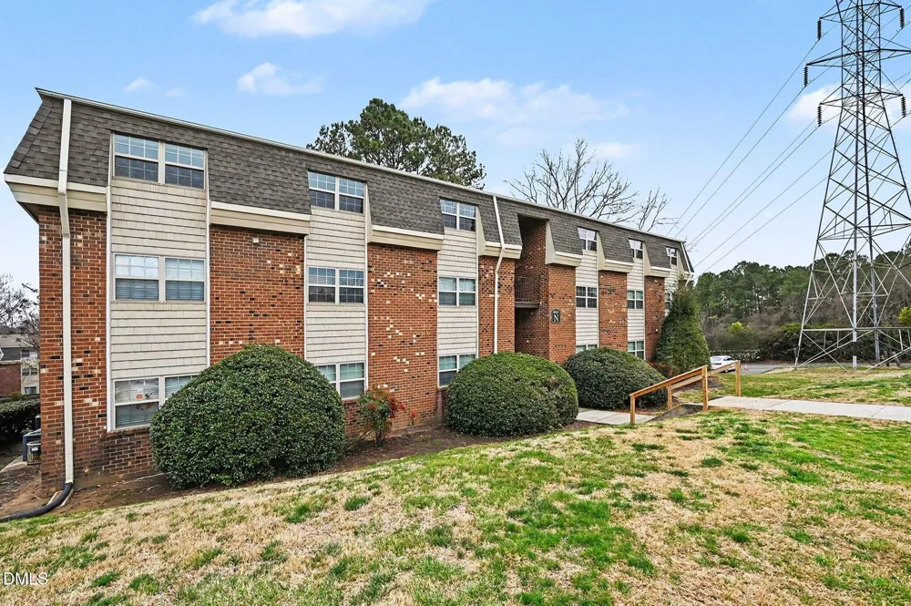 501 Jones Ferry Road #Unit N9 Carrboro, NC 27510