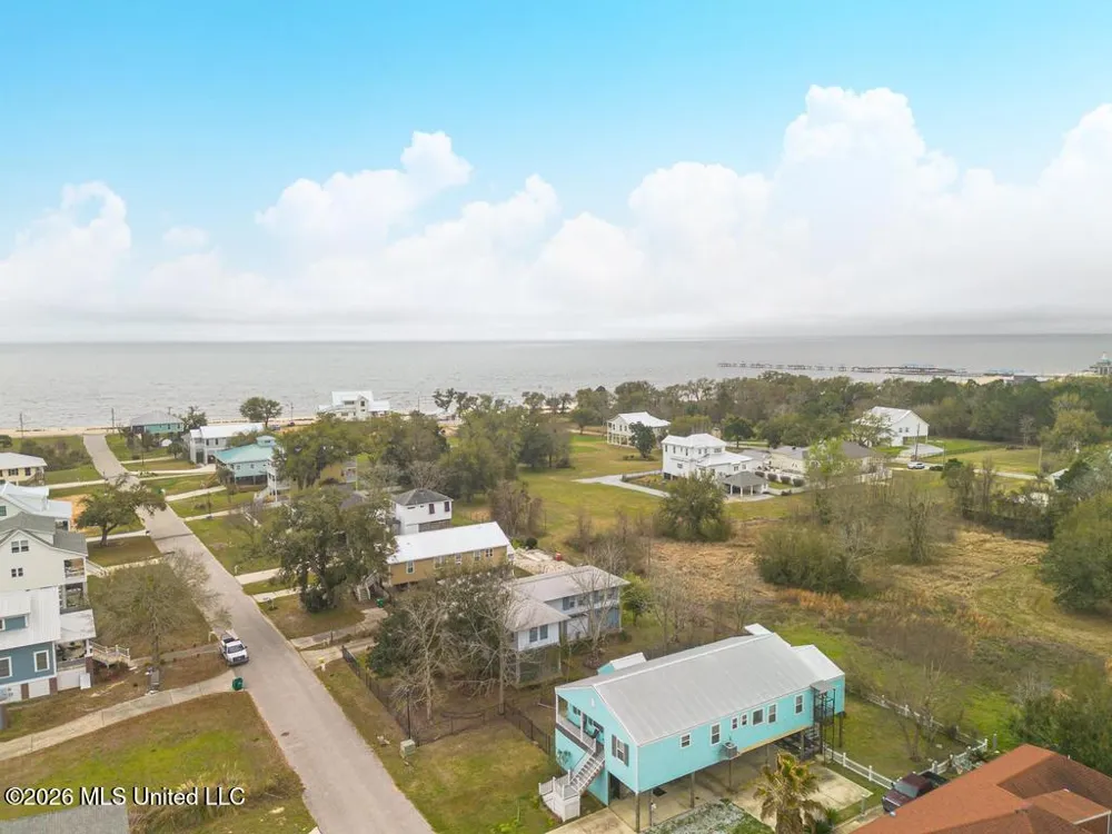 139 Sarahs Lane Waveland, MS 39576