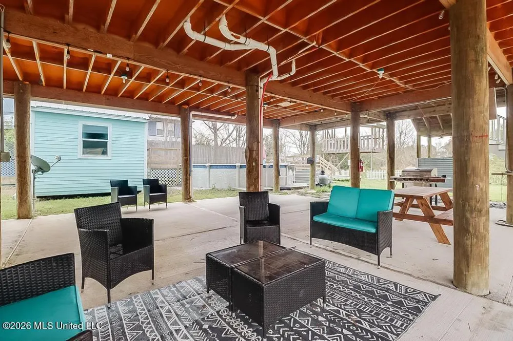139 Sarahs Lane Waveland, MS 39576