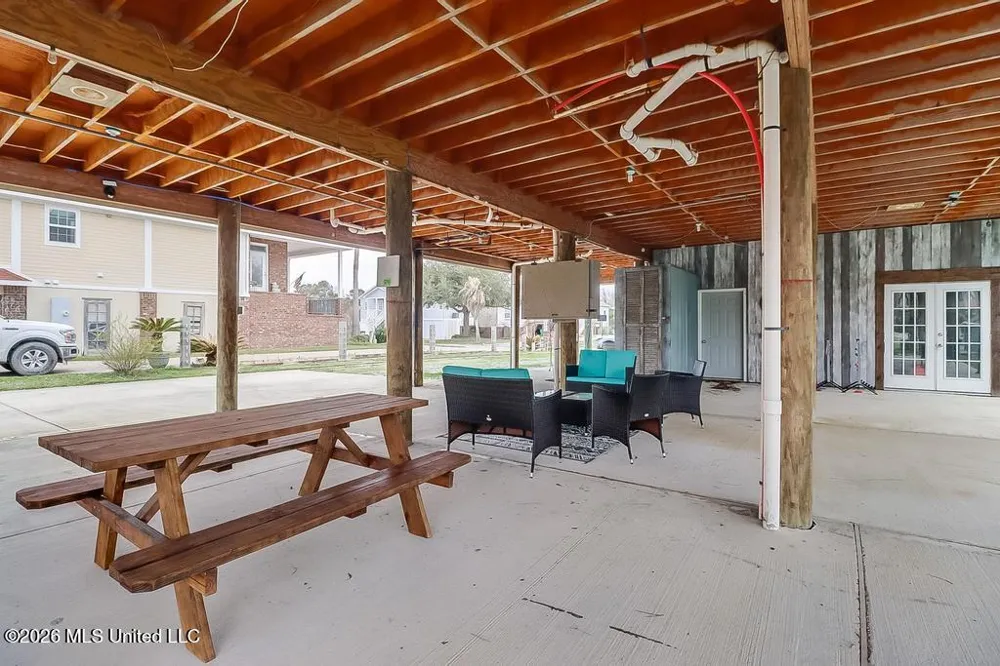 139 Sarahs Lane Waveland, MS 39576