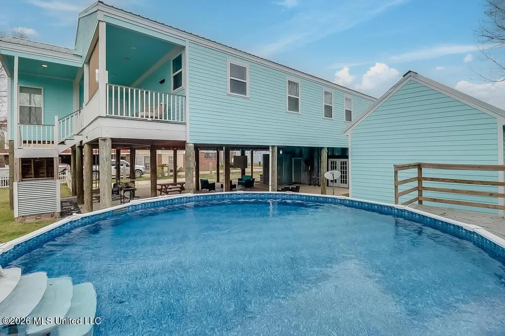 139 Sarahs Lane Waveland, MS 39576