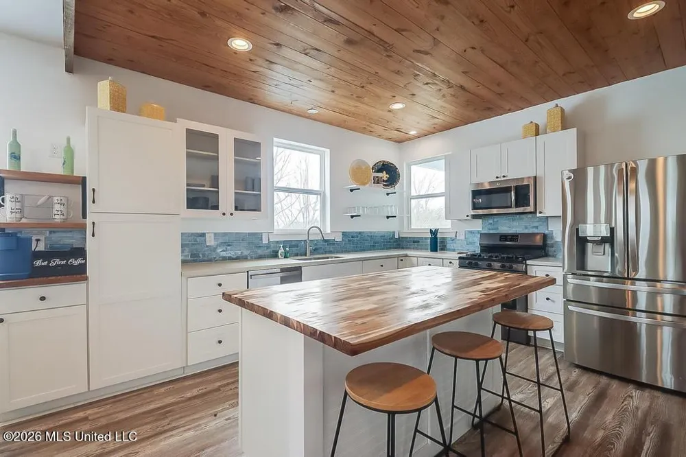 139 Sarahs Lane Waveland, MS 39576