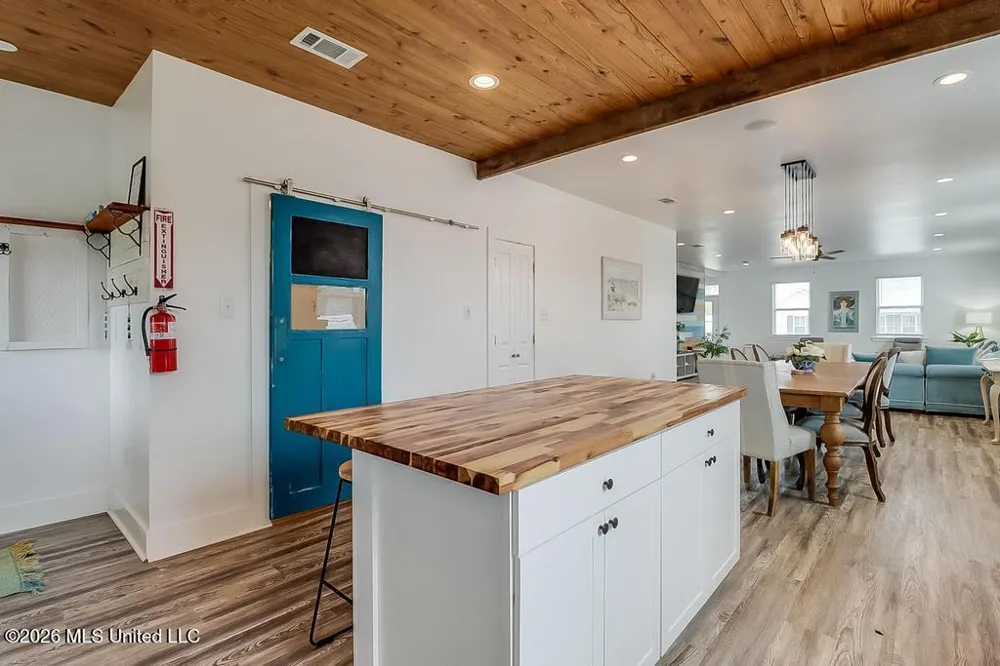 139 Sarahs Lane Waveland, MS 39576