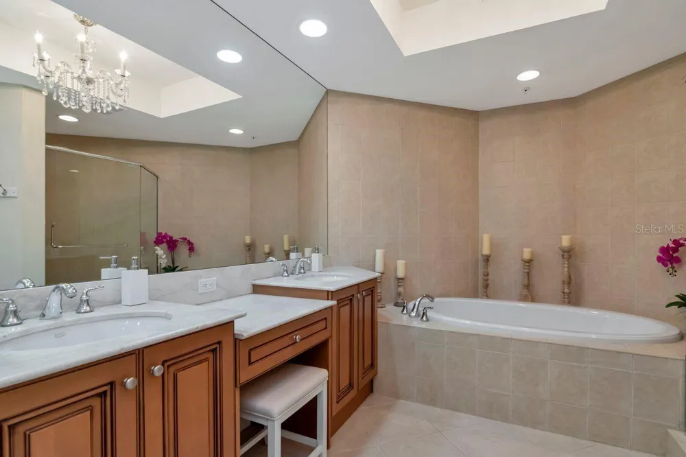 5823 BOWEN DANIEL DRIVE #604 Tampa, FL 33616