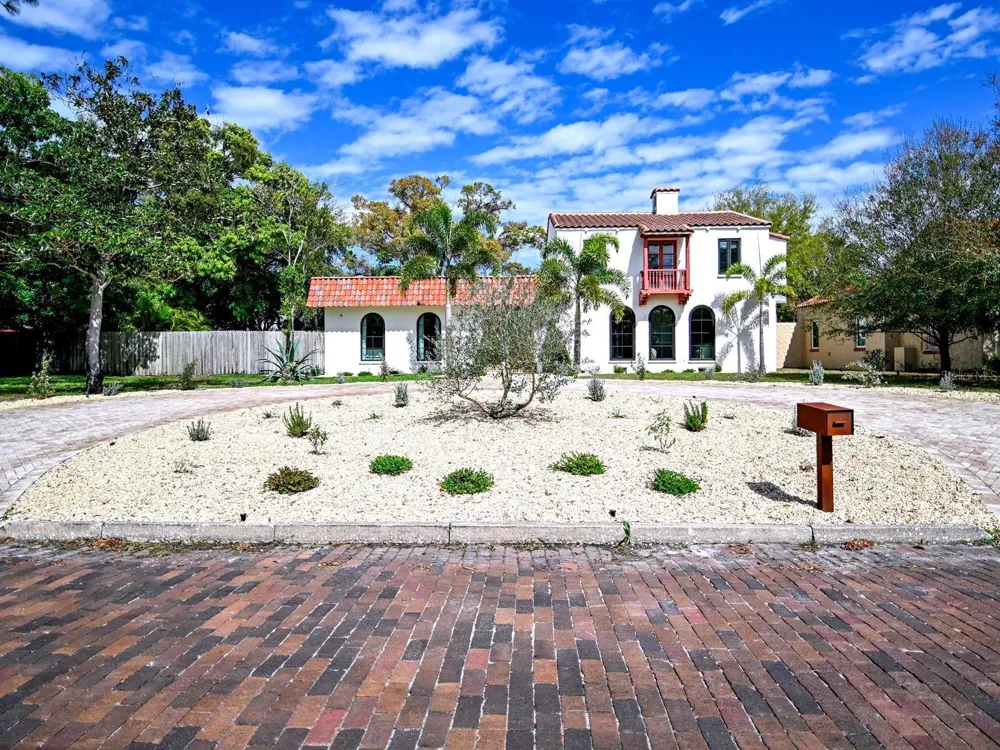 6251 10TH AVENUE S Gulfport, FL 33707