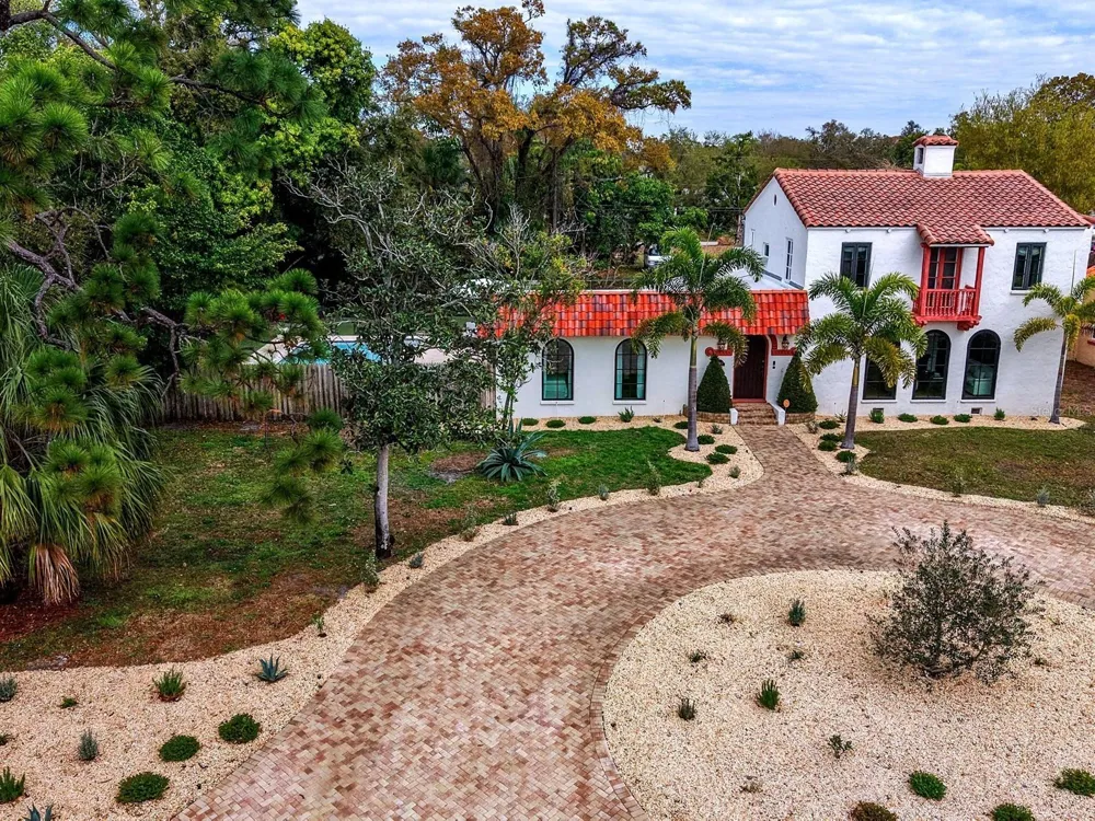 6251 10TH AVENUE S Gulfport, FL 33707