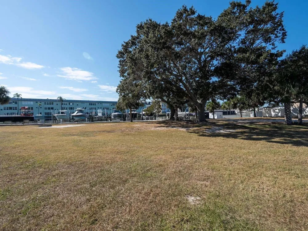 6251 10TH AVENUE S Gulfport, FL 33707