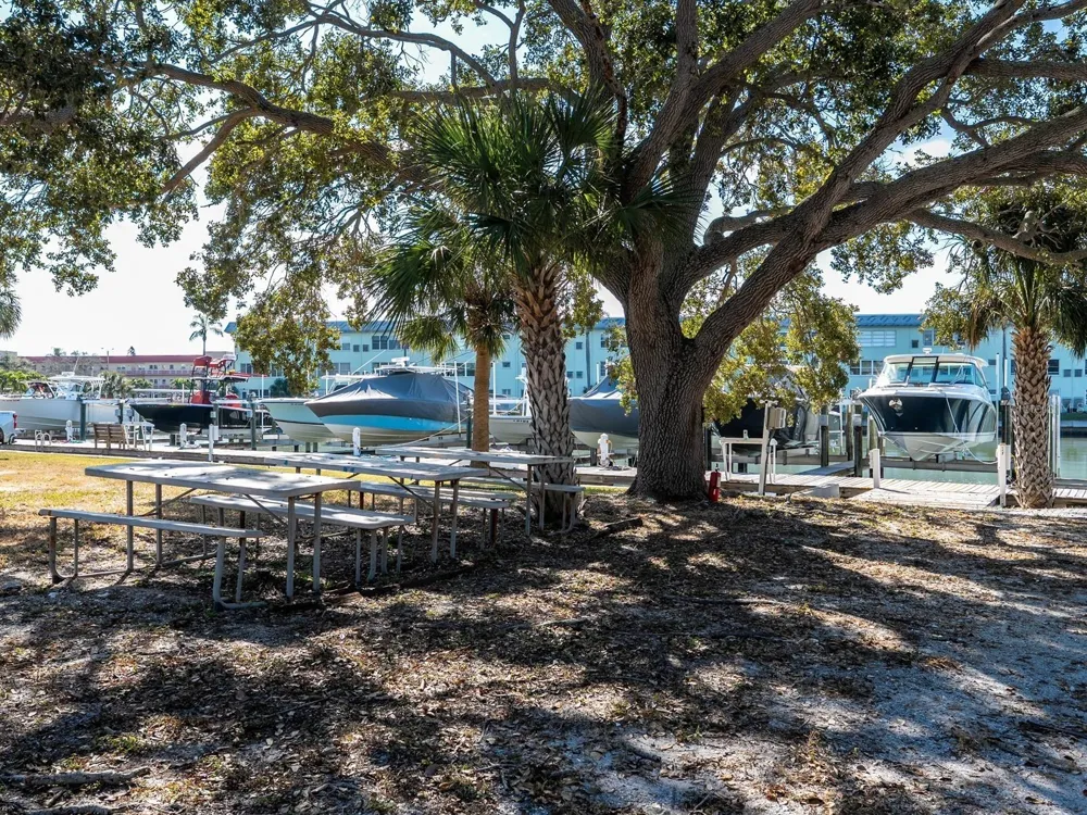 6251 10TH AVENUE S Gulfport, FL 33707