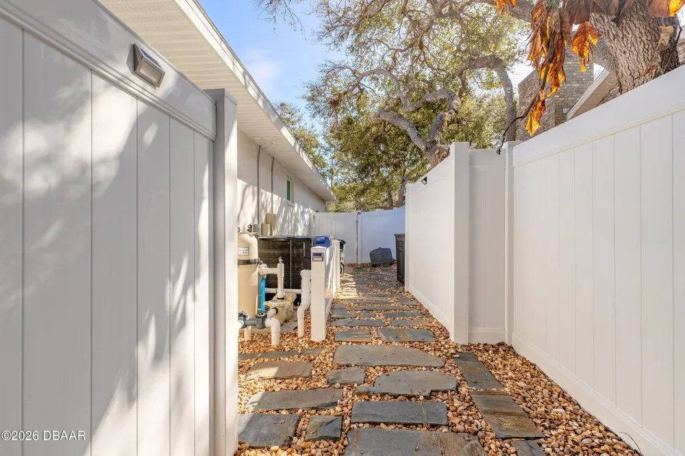 68 Glenview Avenue Ponce Inlet, FL 32127