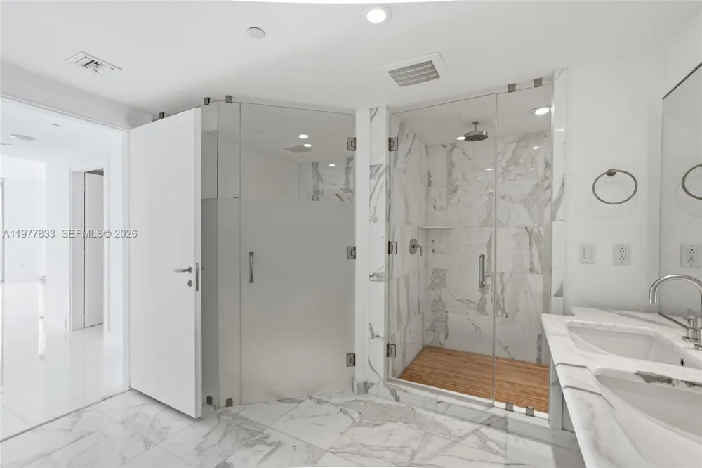 2627 S Bayshore Dr #501 Miami, FL 33133