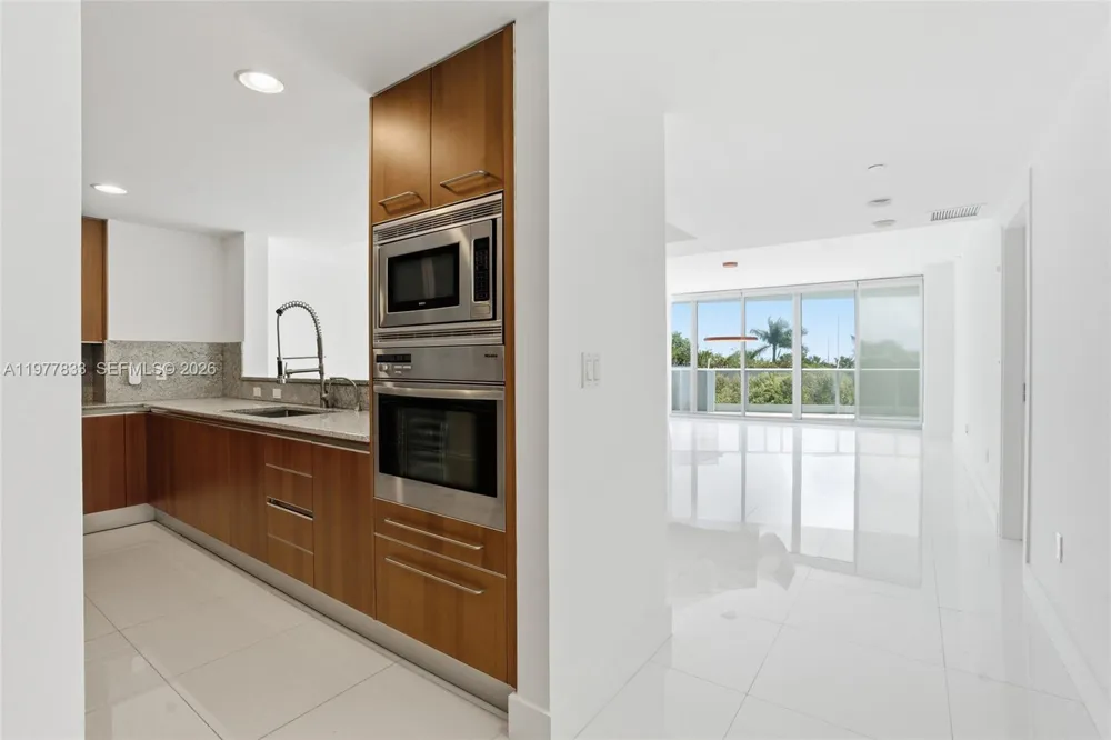 2627 S Bayshore Dr #501 Miami, FL 33133