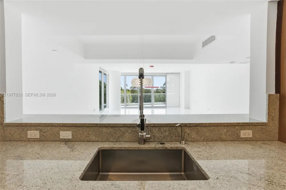 2627 S Bayshore Dr #501 Miami, FL 33133