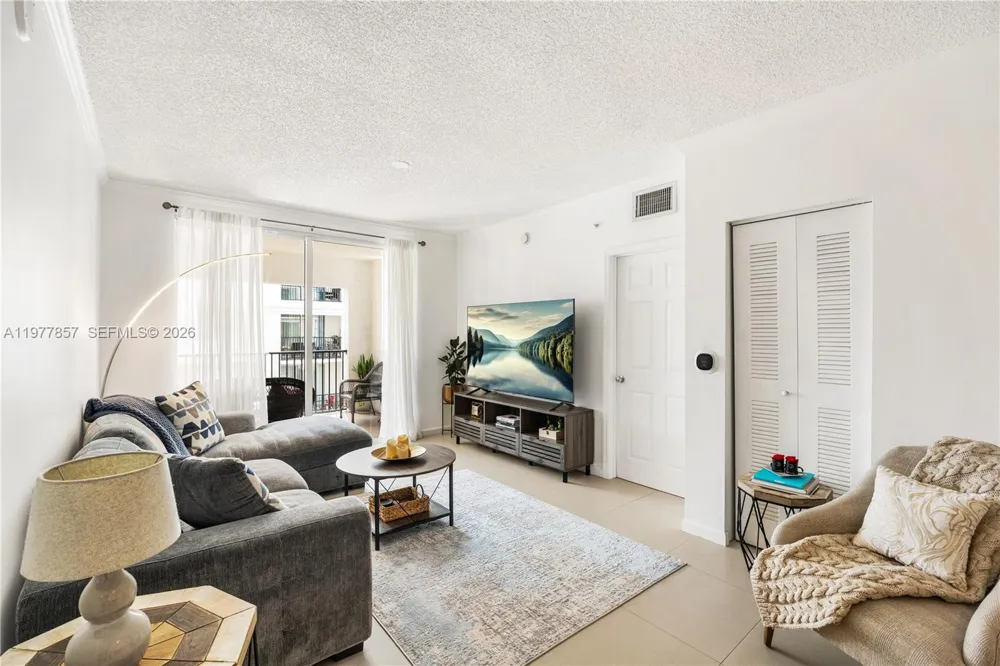 17100 Bay Rd #1810 Sunny Isles Beach, FL 33160