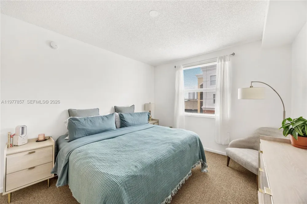 17100 Bay Rd #1810 Sunny Isles Beach, FL 33160