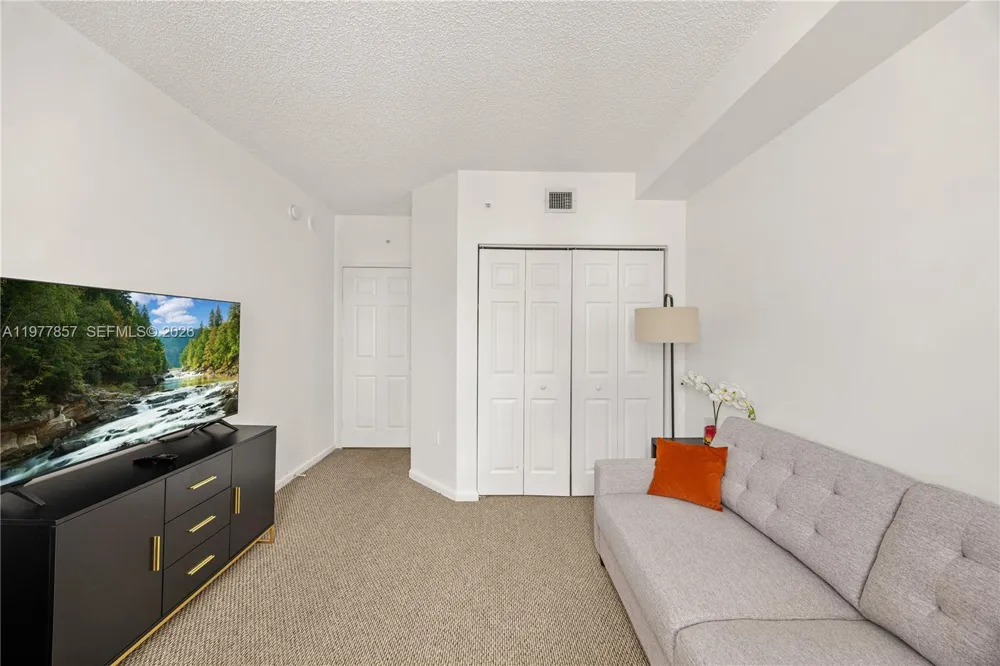 17100 Bay Rd #1810 Sunny Isles Beach, FL 33160