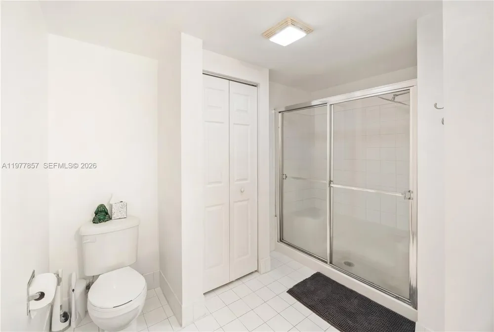 17100 Bay Rd #1810 Sunny Isles Beach, FL 33160