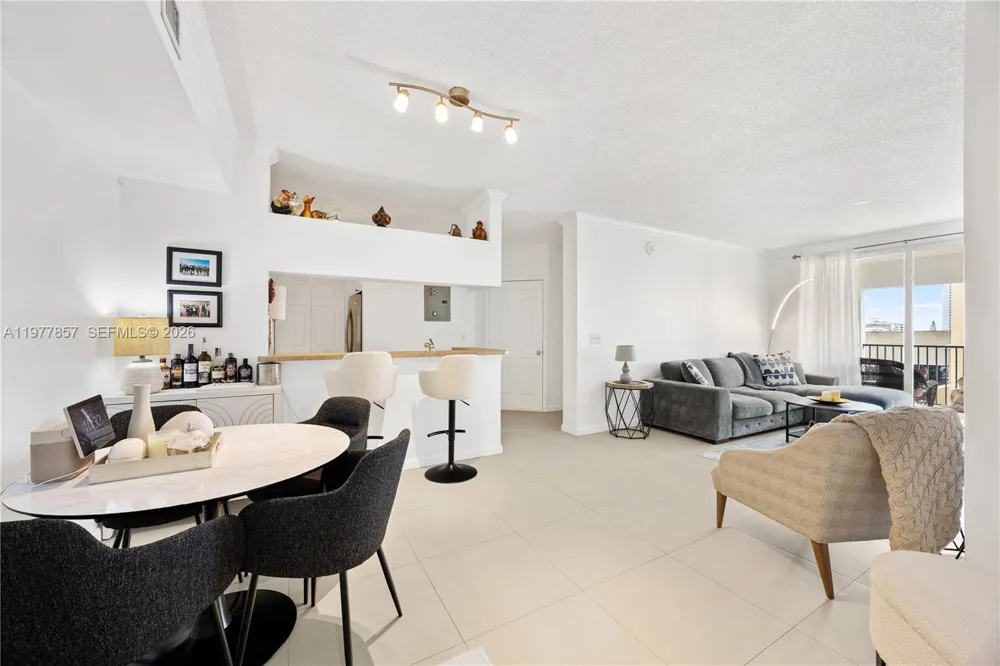 17100 Bay Rd #1810 Sunny Isles Beach, FL 33160
