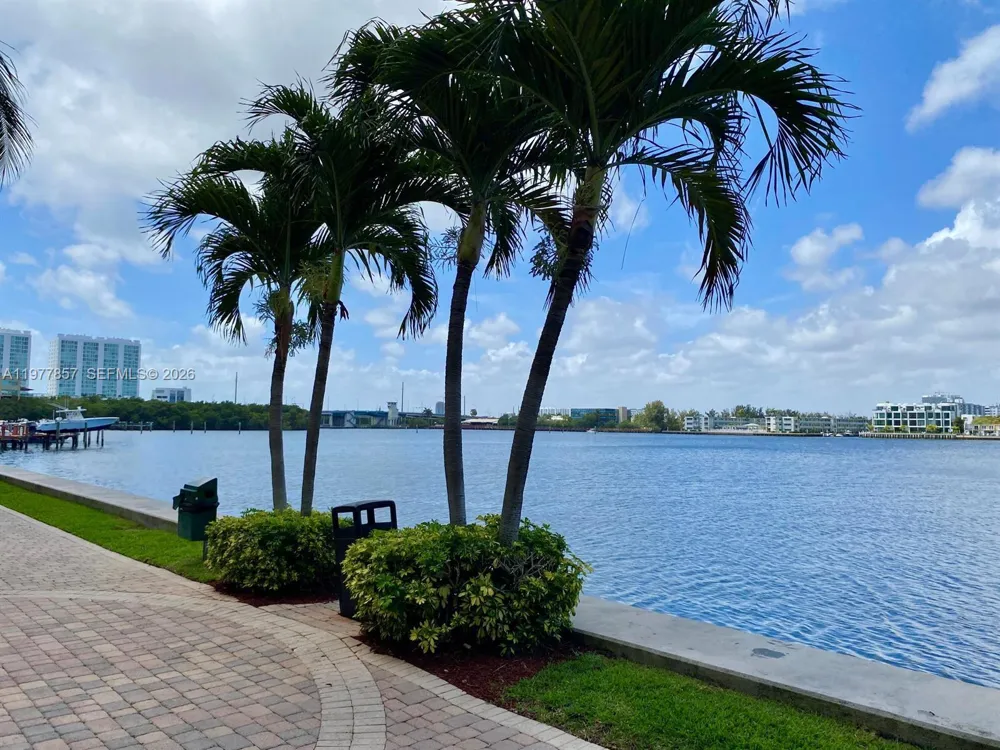 17100 Bay Rd #1810 Sunny Isles Beach, FL 33160
