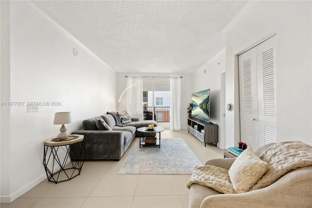 17100 Bay Rd #1810 Sunny Isles Beach, FL 33160