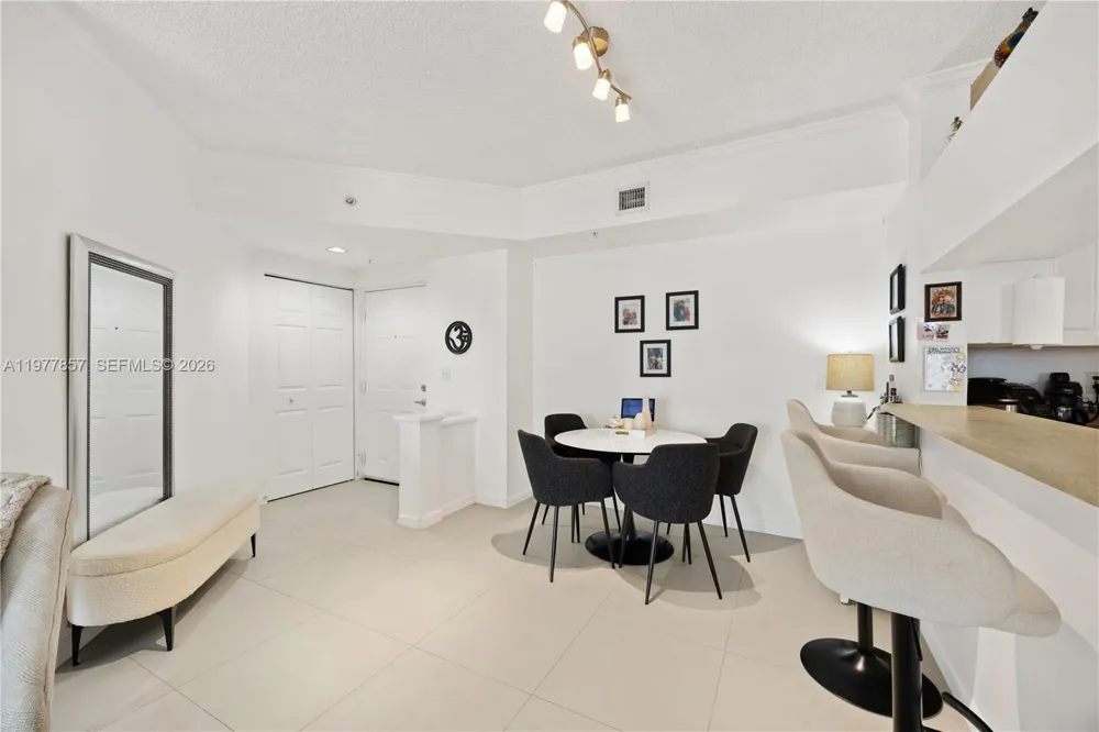 17100 Bay Rd #1810 Sunny Isles Beach, FL 33160