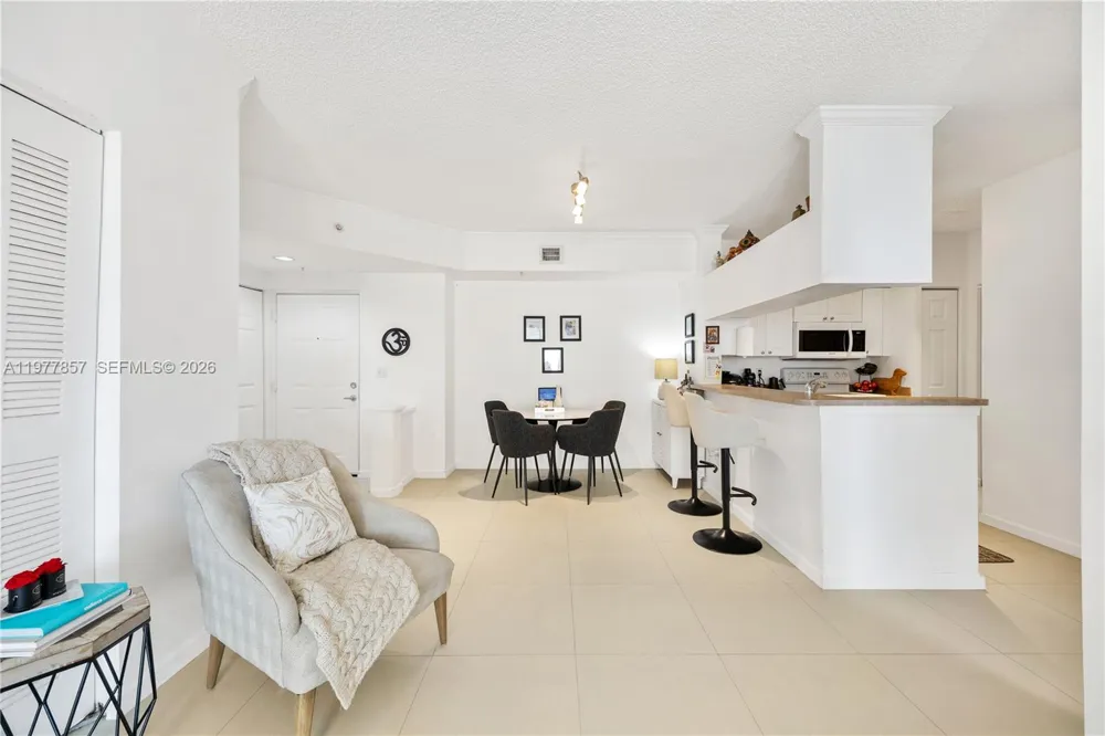 17100 Bay Rd #1810 Sunny Isles Beach, FL 33160