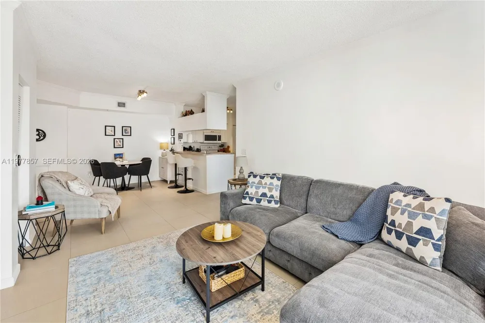 17100 Bay Rd #1810 Sunny Isles Beach, FL 33160
