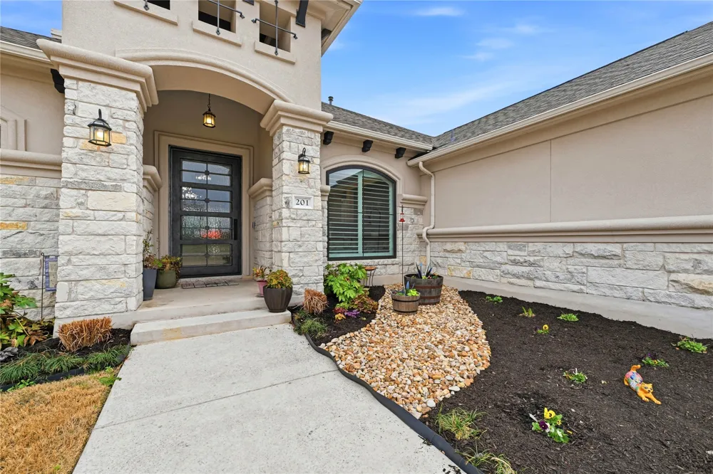 201 Miranda Way Georgetown, TX 78633