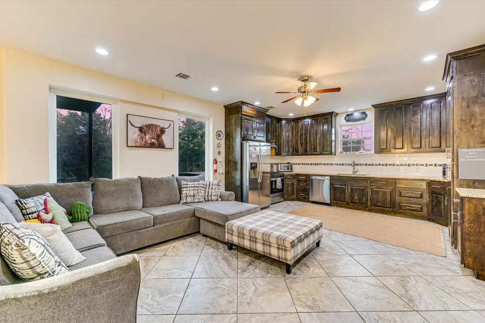 8400 Taylorsville Road Dale, TX 78616
