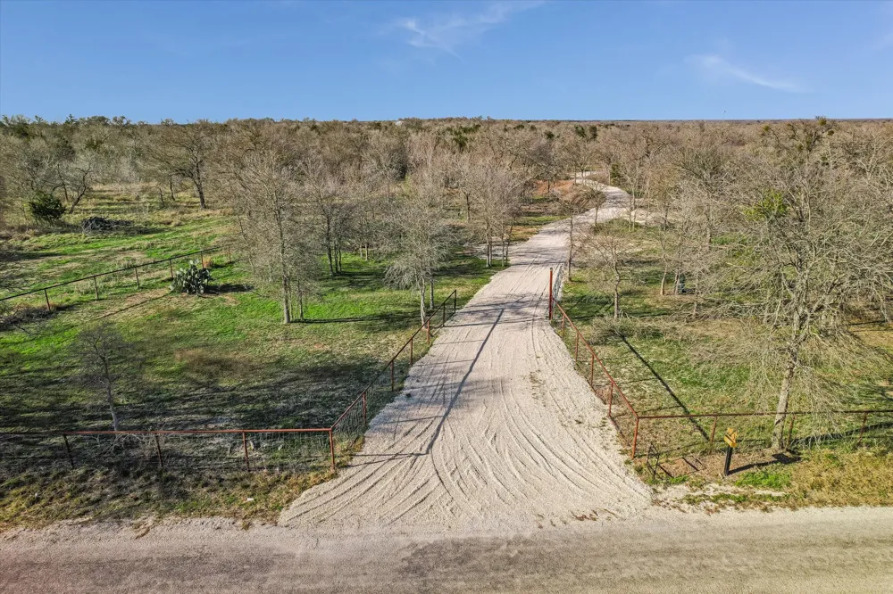 8400 Taylorsville Road Dale, TX 78616