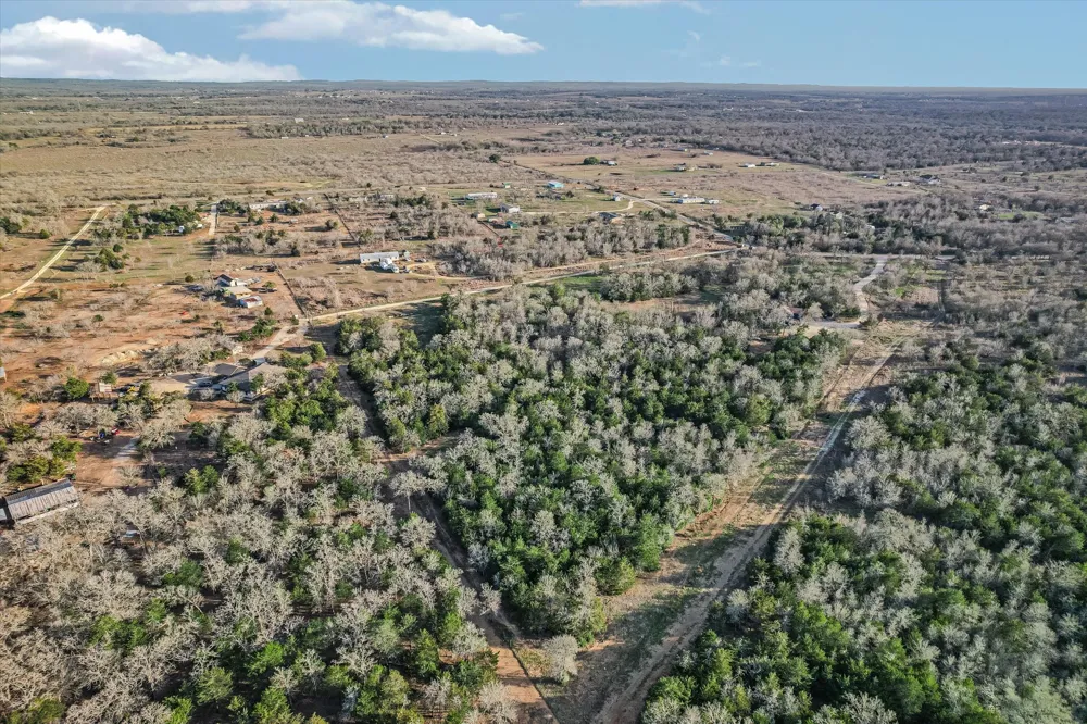 8400 Taylorsville Road Dale, TX 78616