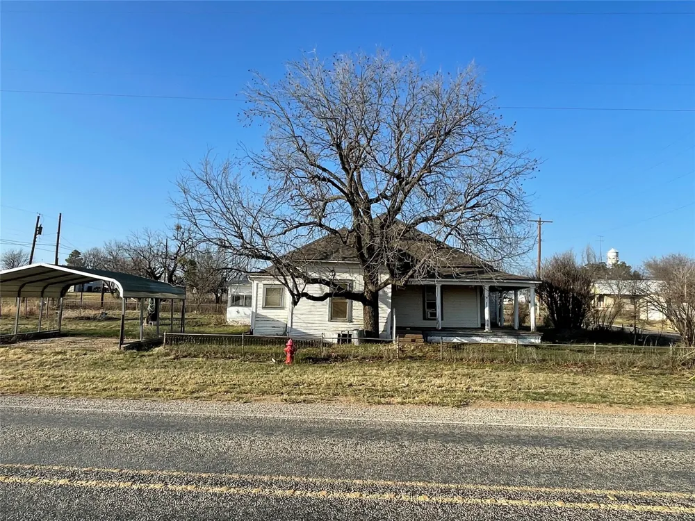 100 Cottle Street Moran, TX 76464