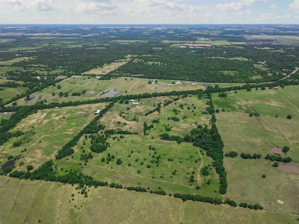 901 County Road 3925 Wolfe City, TX 75496