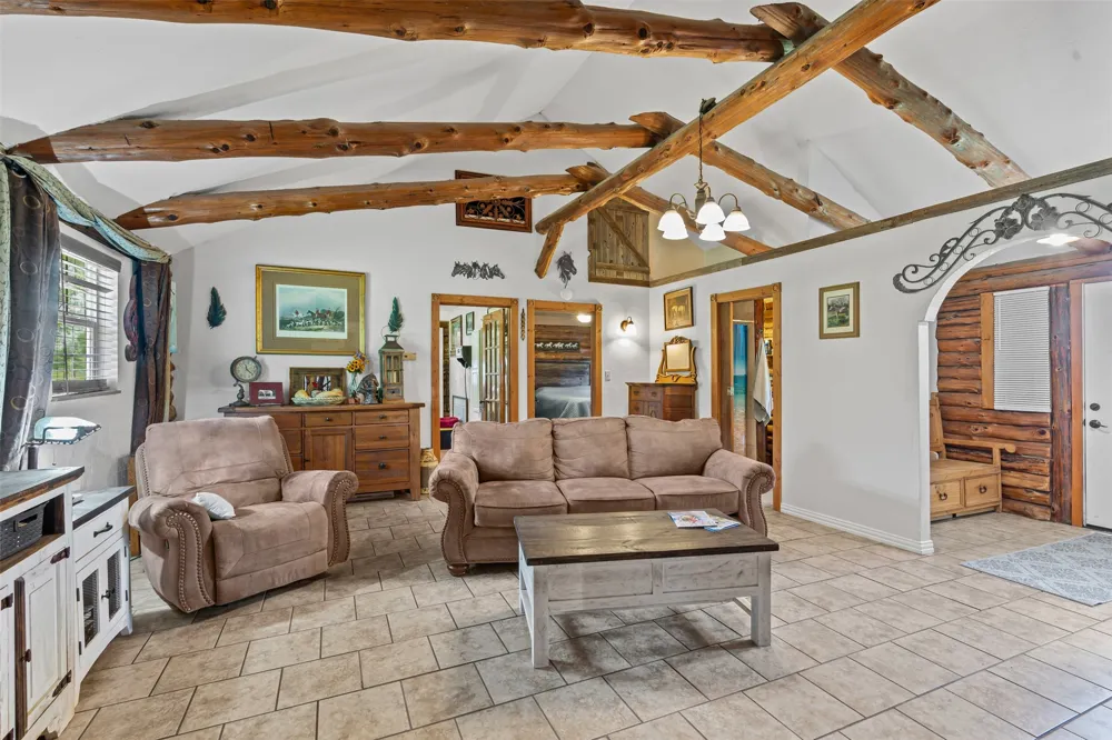 901 County Road 3925 Wolfe City, TX 75496