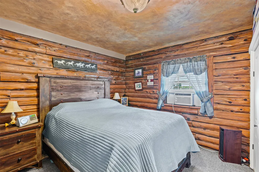 901 County Road 3925 Wolfe City, TX 75496