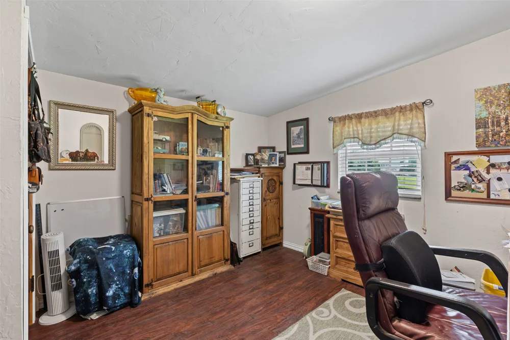 901 County Road 3925 Wolfe City, TX 75496