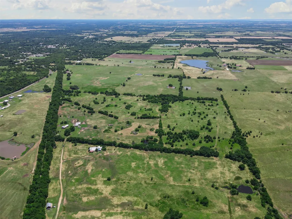 901 County Road 3925 Wolfe City, TX 75496
