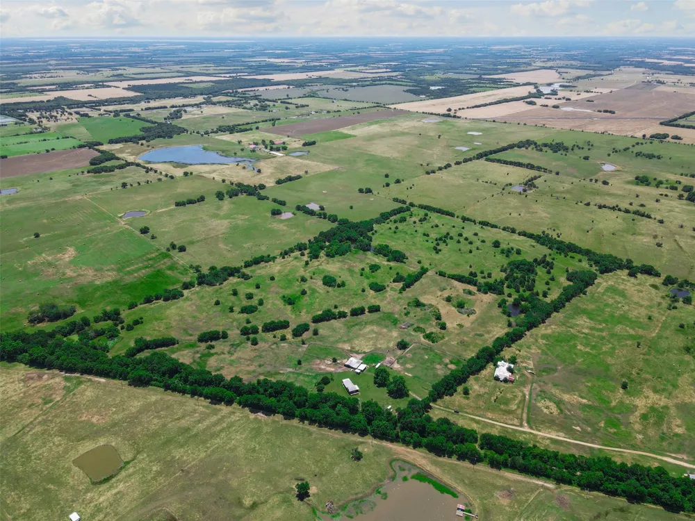 901 County Road 3925 Wolfe City, TX 75496