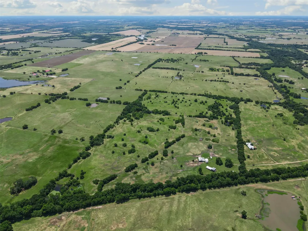 901 County Road 3925 Wolfe City, TX 75496