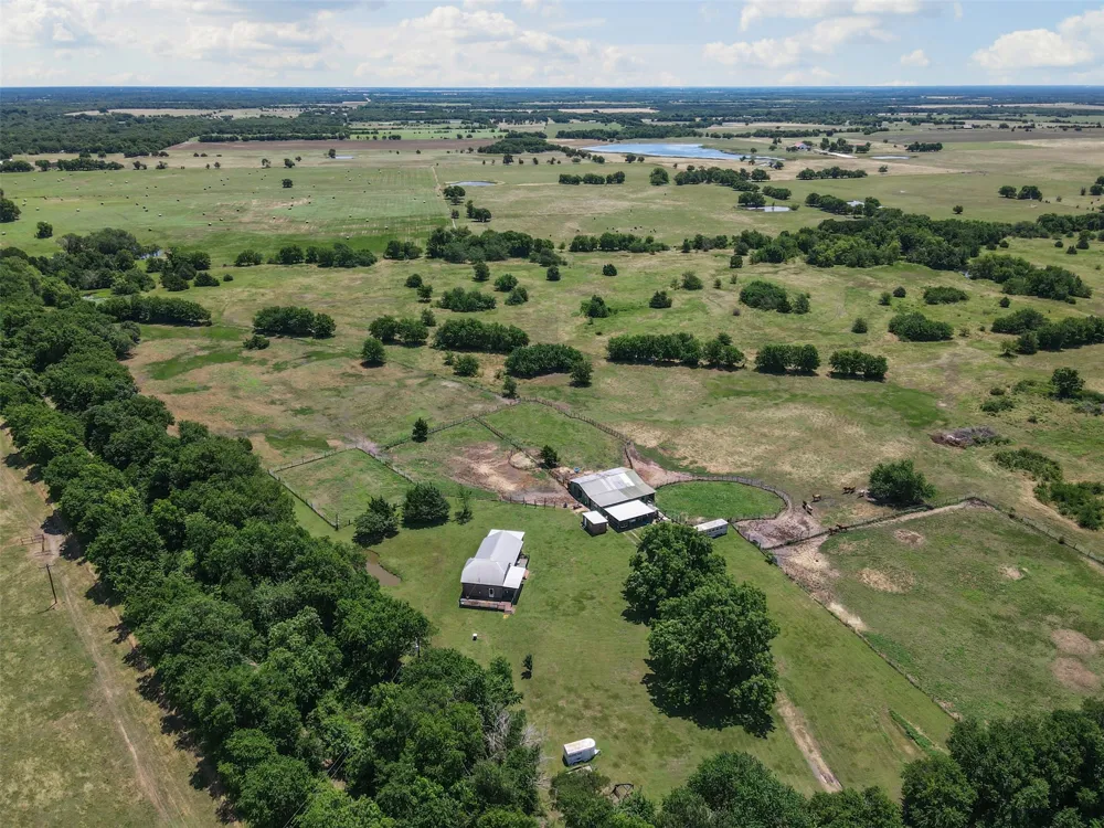 901 County Road 3925 Wolfe City, TX 75496