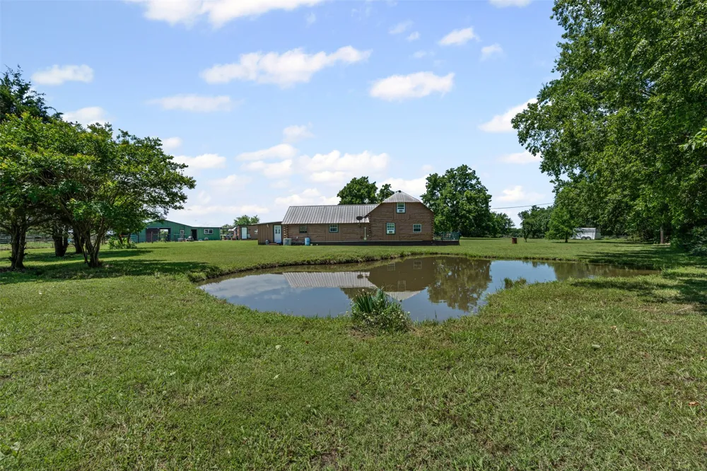901 County Road 3925 Wolfe City, TX 75496