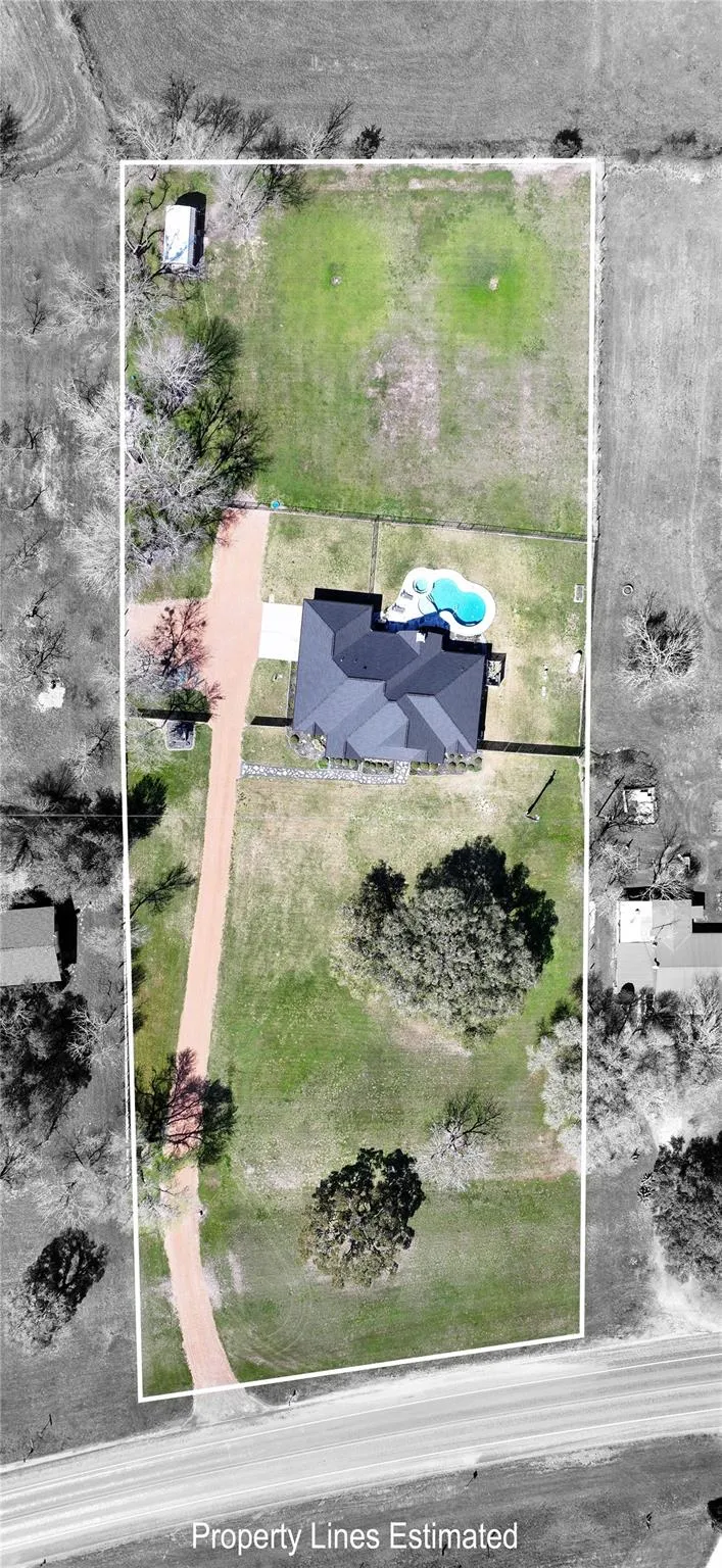 2244 W Us Highway 90a W Hallettsville, TX 77964