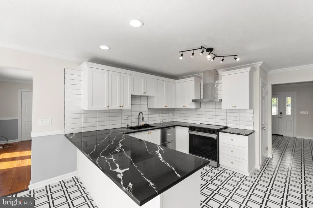 405 SPRING HOLLOW ROAD Woodstock, VA 22664