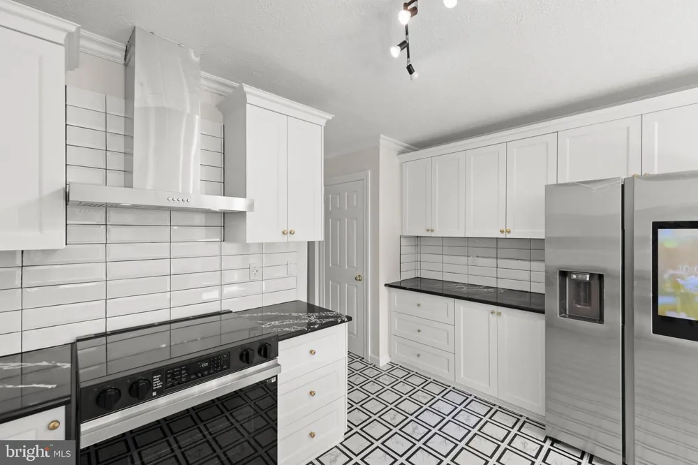 405 SPRING HOLLOW ROAD Woodstock, VA 22664