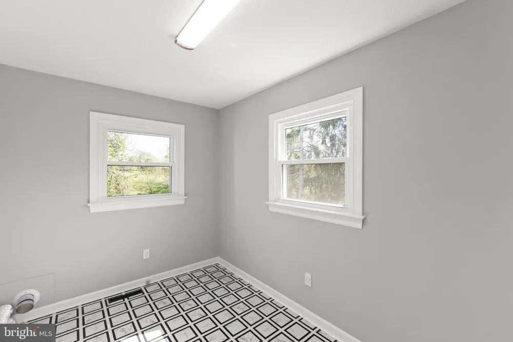 405 SPRING HOLLOW ROAD Woodstock, VA 22664