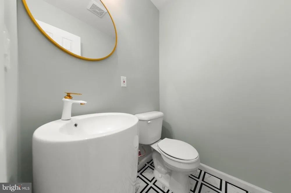 405 SPRING HOLLOW ROAD Woodstock, VA 22664