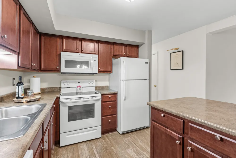 734 W Kilgore Road #208 Kalamazoo, MI 49008