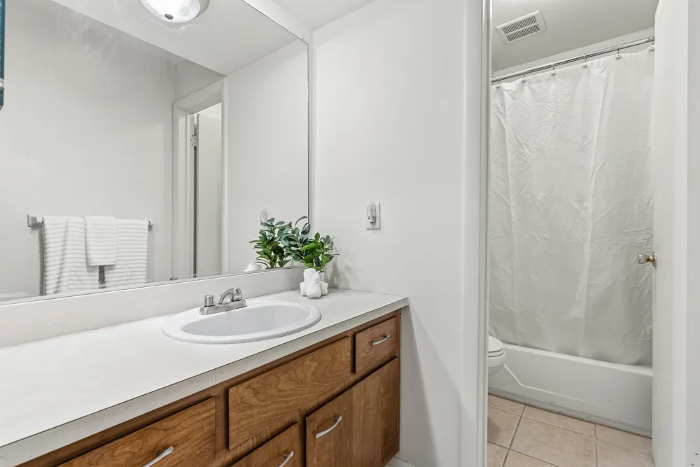 734 W Kilgore Road #208 Kalamazoo, MI 49008