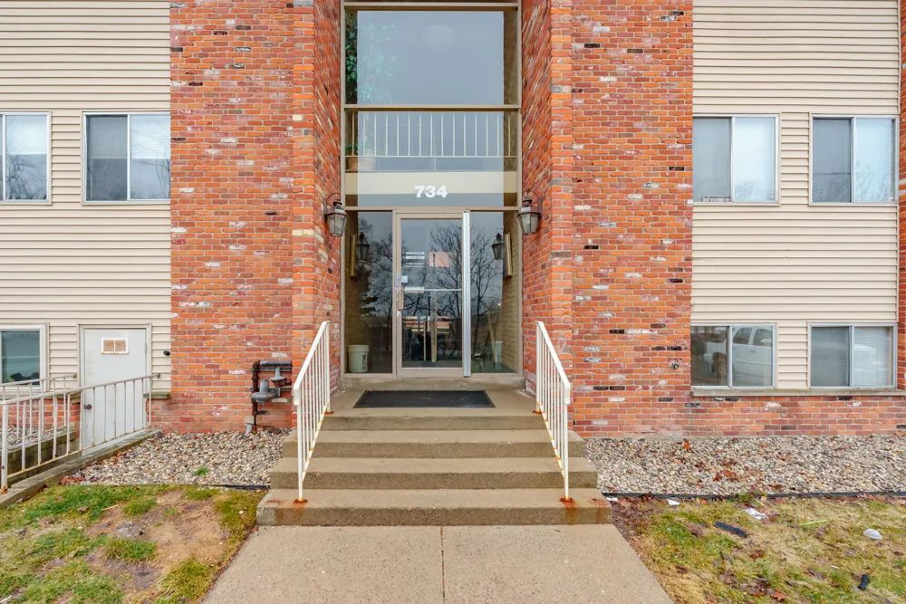 734 W Kilgore Road #208 Kalamazoo, MI 49008